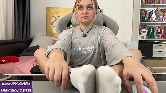 unicornsfeet online show from March 30, 3:46 pm