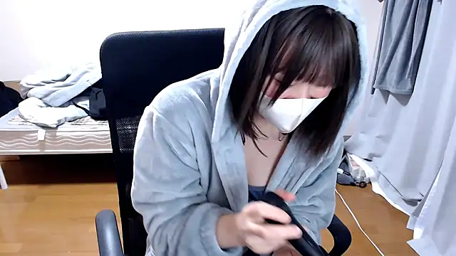 Snapshot of izumi__123 chatting on February 10, 11:02 pm izumi 123 online show from February 10, 11:02 pm