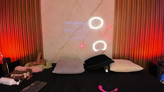 Emiilycollins online show from December 20, 12:19 am