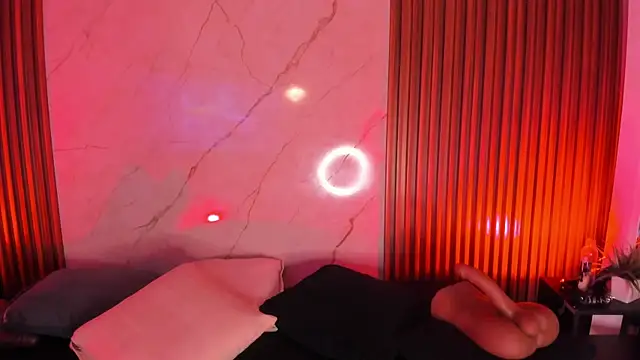 Emiilycollins online show from March 19, 1:32 am