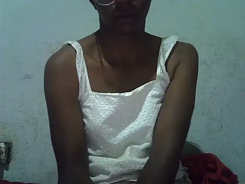 Snapshot of ElianeHot chatting on June 10, 7:46 pm ElianeHot online show from June 10, 7:46 pm