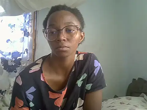 Snapshot of ElianeHot chatting on June 14, 1:02 pm ElianeHot online show from June 14, 1:02 pm