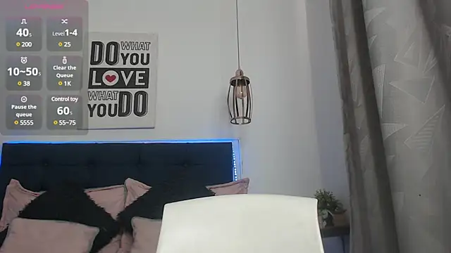 Snapshot of Alisteresa_ chatting on January 18, 7:15 pm Alisteresa online show from January 18, 7:15 pm