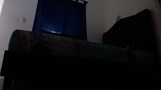 Snapshot of Valenn_rey chatting on March 21, 10:39 pm Valenn rey online show from March 21, 10:39 pm