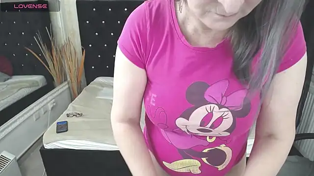 Snapshot of Lilly_hott chatting on March 6, 6:59 pm Lilly hott online show from March 6, 6:59 pm