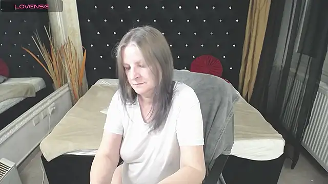 Snapshot of Lilly_hott chatting on March 10, 6:56 pm Lilly hott online show from March 10, 6:56 pm