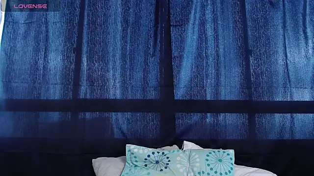 Snapshot of MiaStor chatting on November 10, 8:52 pm MiaStor online show from November 10, 8:52 pm