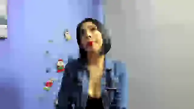 Snapshot of AdelleLennox_cg chatting on December 11, 11:08 am AdelleLennox cg online show from December 11, 11:08 am