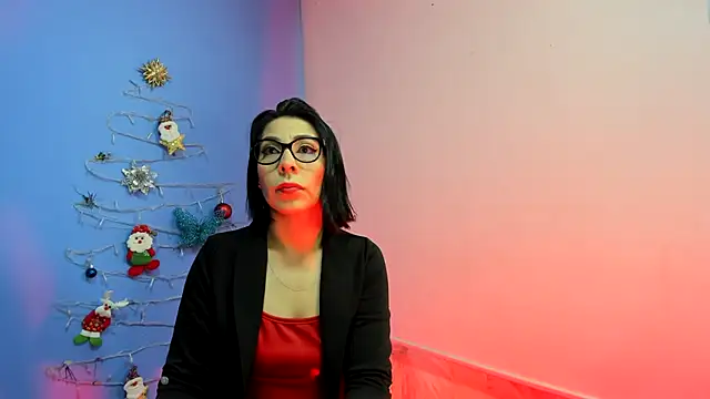 Snapshot of AdelleLennox_cg chatting on December 12, 11:18 am AdelleLennox cg online show from December 12, 11:18 am