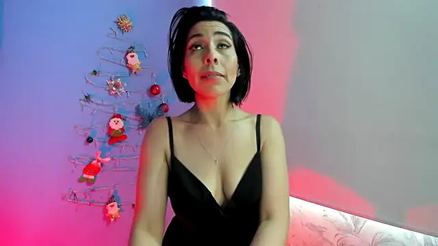 Snapshot of AdelleLennox_cg chatting on December 18, 2:28 pm AdelleLennox cg online show from December 18, 2:28 pm