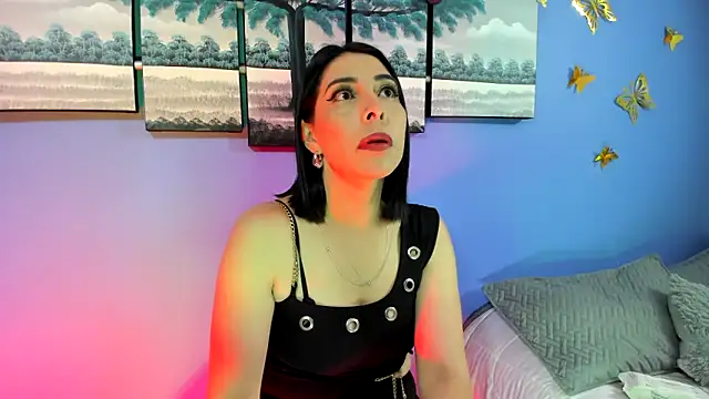 Snapshot of AdelleLennox_cg chatting on February 22, 10:51 am AdelleLennox cg online show from February 22, 10:51 am