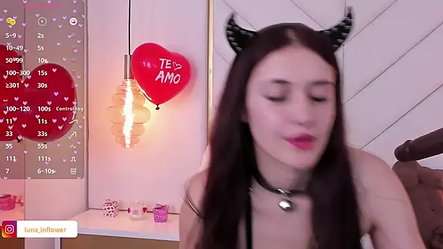 Flor delunaa online show from February 14, 6:51 pm