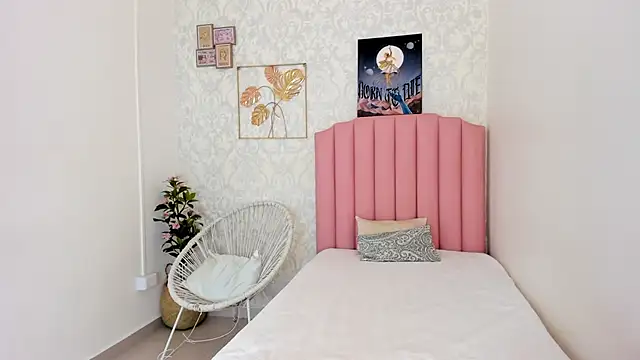 Snapshot of Adria_ross chatting on November 21, 2:05 pm Adria ross online show from November 21, 2:05 pm