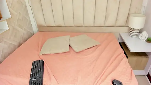 Anniie Queen online show from December 23, 3:15 am