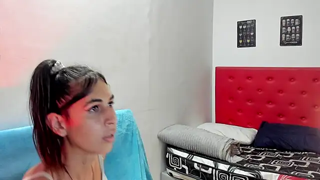 Snapshot of brenda_sofia2 chatting on February 13, 1:50 am brenda sofia2 online show from February 13, 1:50 am