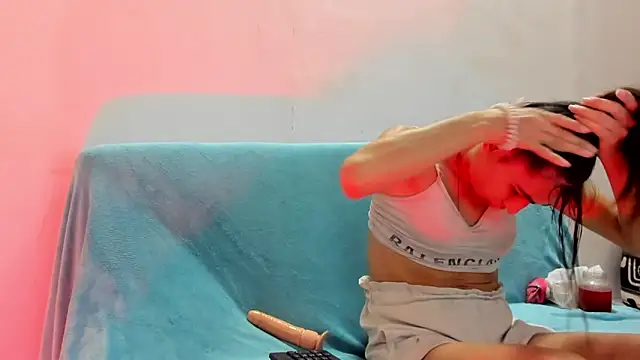 Snapshot of brenda_sofia2 chatting on February 13, 9:49 pm brenda sofia2 online show from February 13, 9:49 pm