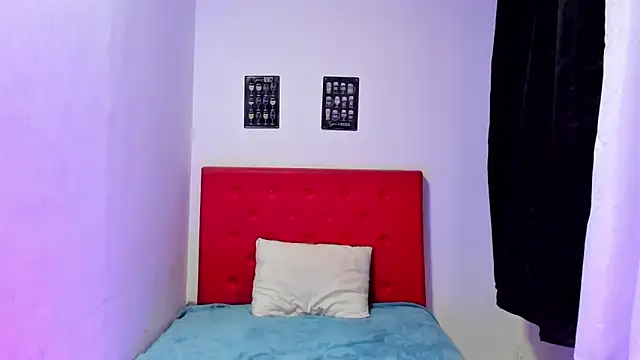 Snapshot of brenda_sofia2 chatting on February 25, 12:47 am brenda sofia2 online show from February 25, 12:47 am