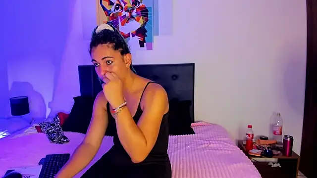 Snapshot of brenda_sofia2 chatting on October 28, 5:15 pm brenda sofia2 online show from October 28, 5:15 pm