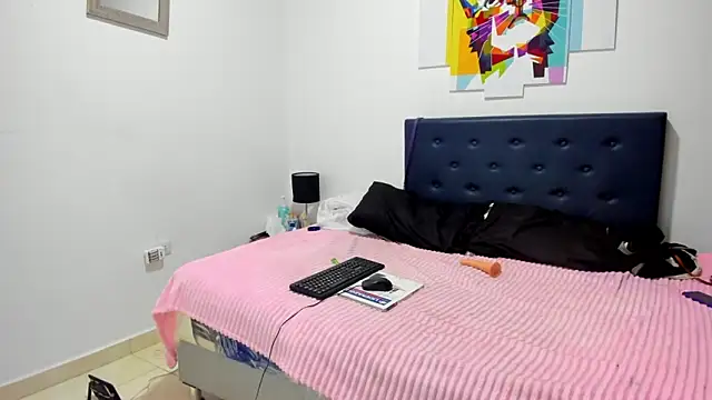 Snapshot of brenda_sofia2 chatting on October 31, 12:50 pm brenda sofia2 online show from October 31, 12:50 pm