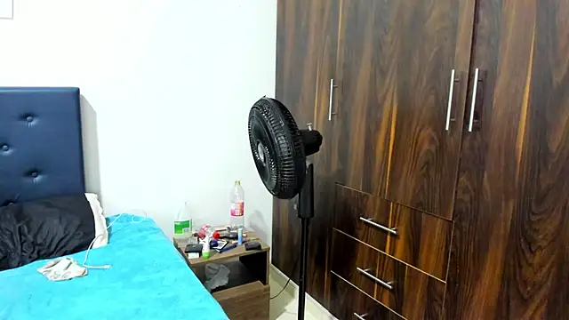 Snapshot of brenda_sofia2 chatting on November 10, 4:17 pm brenda sofia2 online show from November 10, 4:17 pm