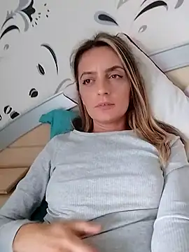 Snapshot of SophyGirl chatting on September 26, 12:42 pm SophyGirl online show from September 26, 12:42 pm