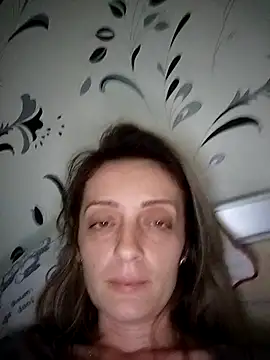 Snapshot of SophyGirl chatting on December 18, 1:39 pm SophyGirl online show from December 18, 1:39 pm