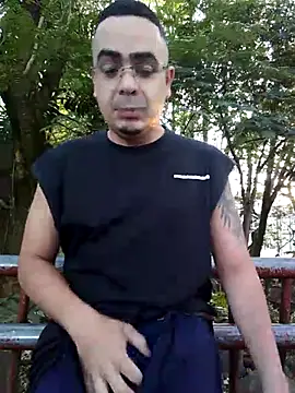 Snapshot of FeloBad chatting on July 7, 11:03 am FeloBad online show from July 7, 11:03 am