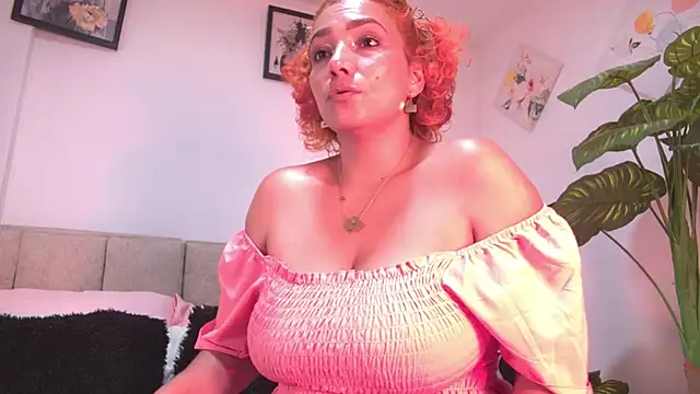 Snapshot of amber_demons2021 chatting on October 25, 10:59 pm amber demons2021 online show from October 25, 10:59 pm