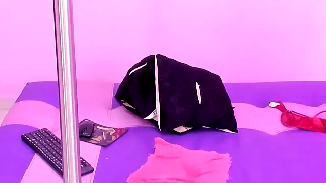 Snapshot of mature_dirty_squirt chatting on March 22, 6:25 pm mature dirty squirt online show from March 22, 6:25 pm