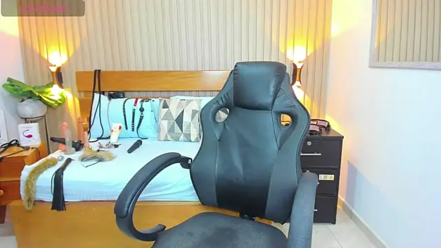 luciana ballesteros  online show from February 24, 3:31 pm