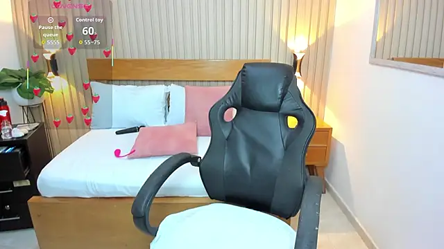 luciana ballesteros  online show from March 20, 12:21 pm