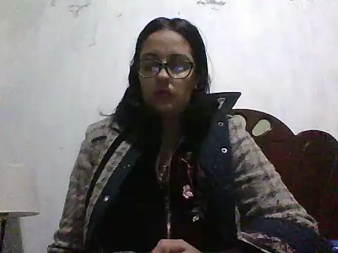 Samanthat33 online show from December 30, 5:04 am