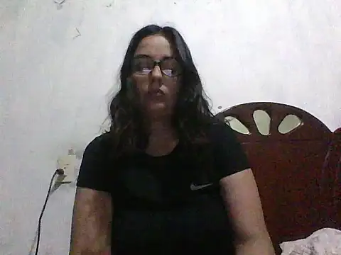 Samanthat33 online show from March 9, 4:11 pm