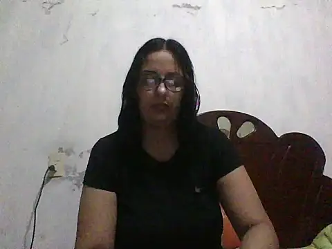 Samanthat33 online show from March 12, 6:55 pm