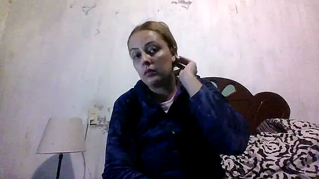 Samanthat33 online show from September 24, 3:32 am