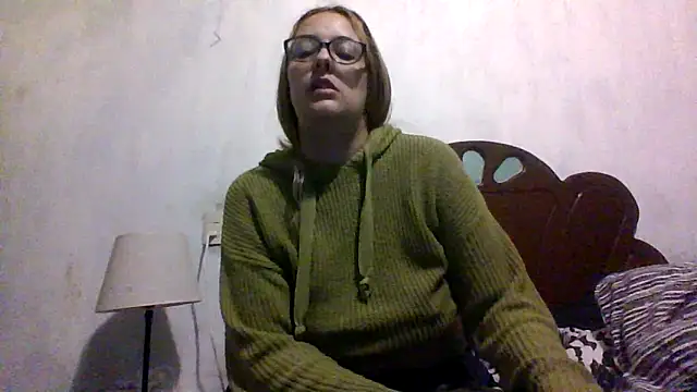 Samanthat33 online show from October 11, 2:59 pm