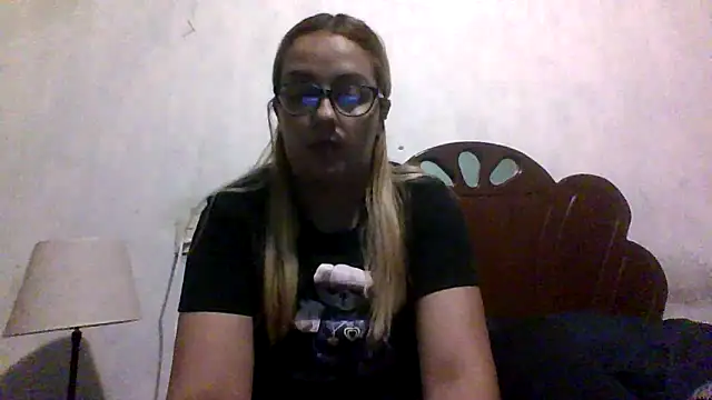 Samanthat33 online show from October 31, 11:28 pm