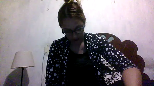 Samanthat33 online show from November 13, 10:08 pm