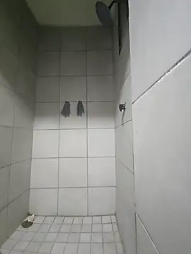 Snapshot of hotshotbad chatting on December 20, 12:29 am hotshotbad online show from December 20, 12:29 am