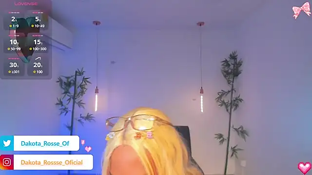DakotaRosee online show from December 1, 6:52 pm