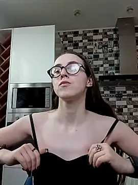 Snapshot of MartiniiSelenna chatting on January 28, 9:51 am MartiniiSelenna online show from January 28, 9:51 am