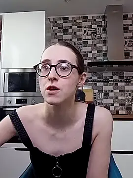 Snapshot of MartiniiSelenna chatting on February 2, 12:57 pm MartiniiSelenna online show from February 2, 12:57 pm