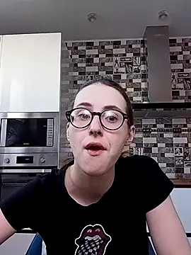 Snapshot of MartiniiSelenna chatting on February 4, 6:46 am MartiniiSelenna online show from February 4, 6:46 am