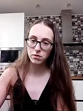 Snapshot of MartiniiSelenna chatting on February 5, 9:46 am MartiniiSelenna online show from February 5, 9:46 am