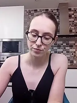 Snapshot of MartiniiSelenna chatting on February 7, 1:01 pm MartiniiSelenna online show from February 7, 1:01 pm