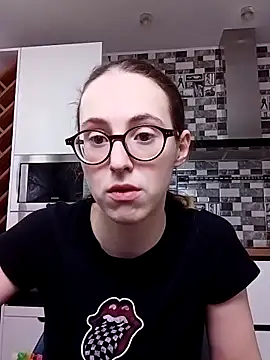Snapshot of MartiniiSelenna chatting on February 8, 6:54 am MartiniiSelenna online show from February 8, 6:54 am