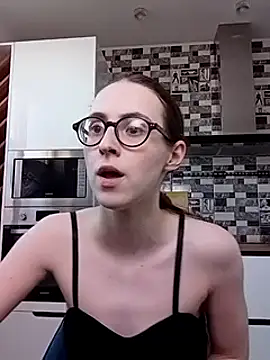 Snapshot of MartiniiSelenna chatting on February 8, 1:01 pm MartiniiSelenna online show from February 8, 1:01 pm