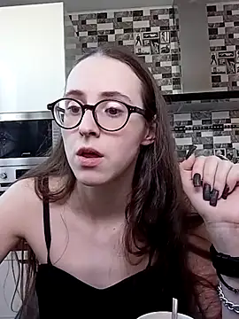 Snapshot of MartiniiSelenna chatting on February 10, 10:09 am MartiniiSelenna online show from February 10, 10:09 am