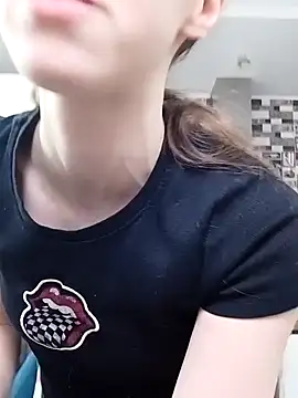 Snapshot of MartiniiSelenna chatting on February 11, 6:40 am MartiniiSelenna online show from February 11, 6:40 am