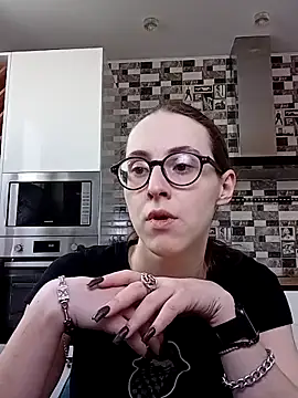 Snapshot of MartiniiSelenna chatting on February 16, 6:32 am MartiniiSelenna online show from February 16, 6:32 am